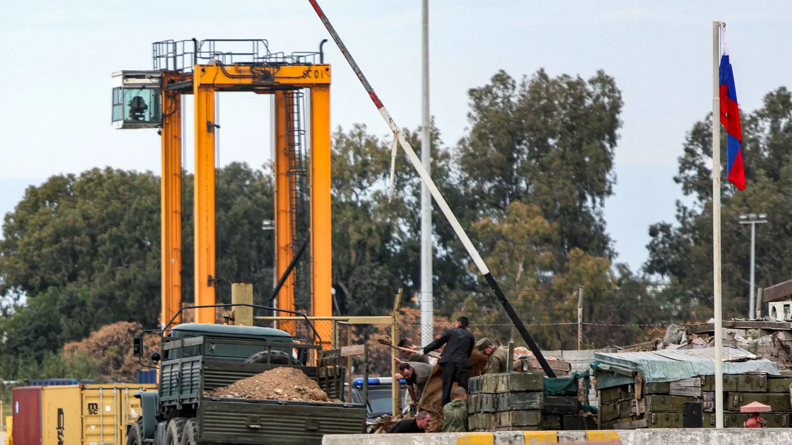 خاص- بعد انتظار أسبوعين.. دمشق تأذن لسفينة روسية بدخول ميناء طرطوس