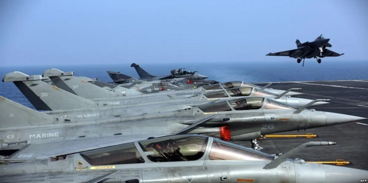 فرنسا تعلن تدمير مستودع سلاح لداعش بالرقة السورية