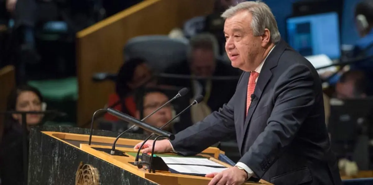 الأمين العام للأمم المتحدة يطالب بالتراجع فورًا عن حظر السفر الذي فرضه ترامب