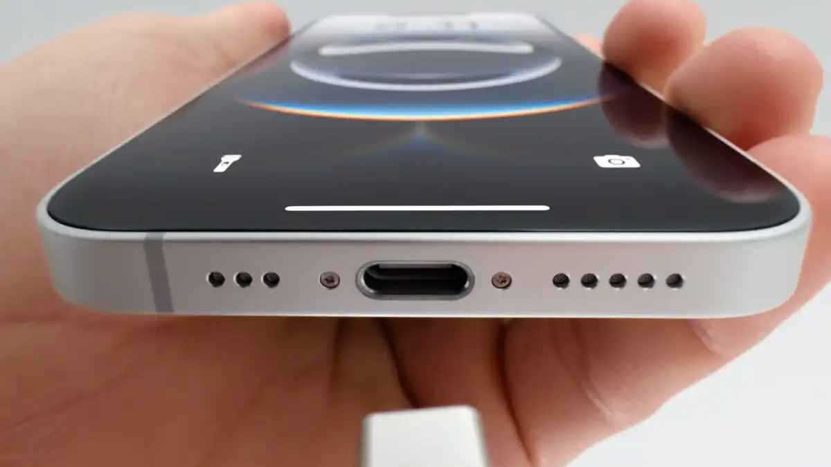 بخلاف الشحن السريع.. 9 استخدامات لمنفذ USB-C في آيفون