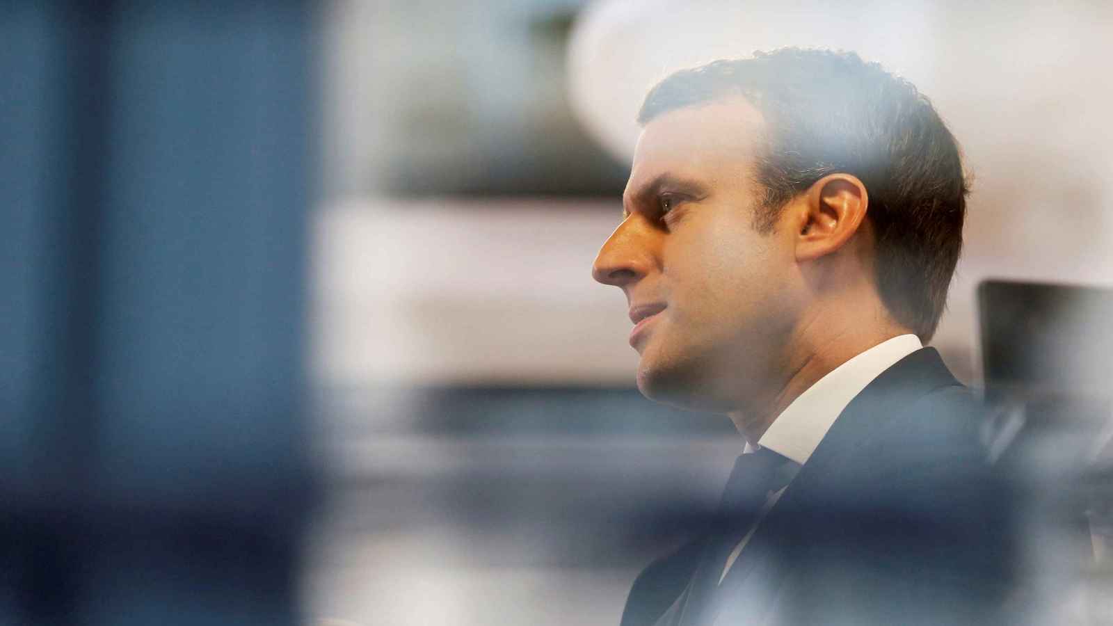 كازنوف الأوفر حظاً.. هل تتجه أزمة الحكومة الفرنسية نحو الانفراج؟