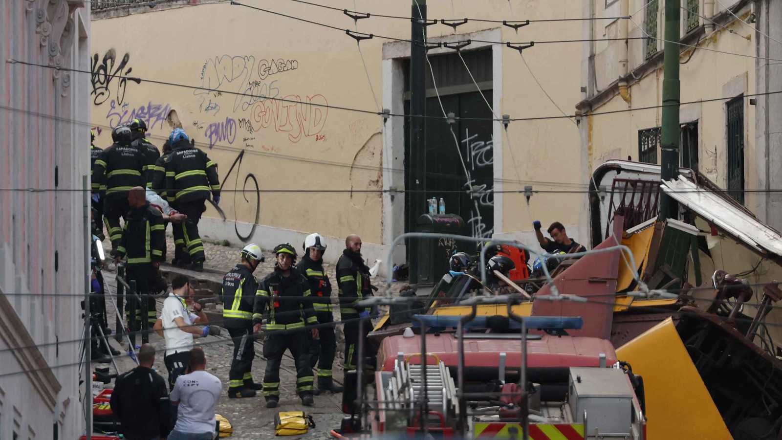 لشبونة تعلن الحداد على ضحايا حادث قطار "غلوريا" المأساوي