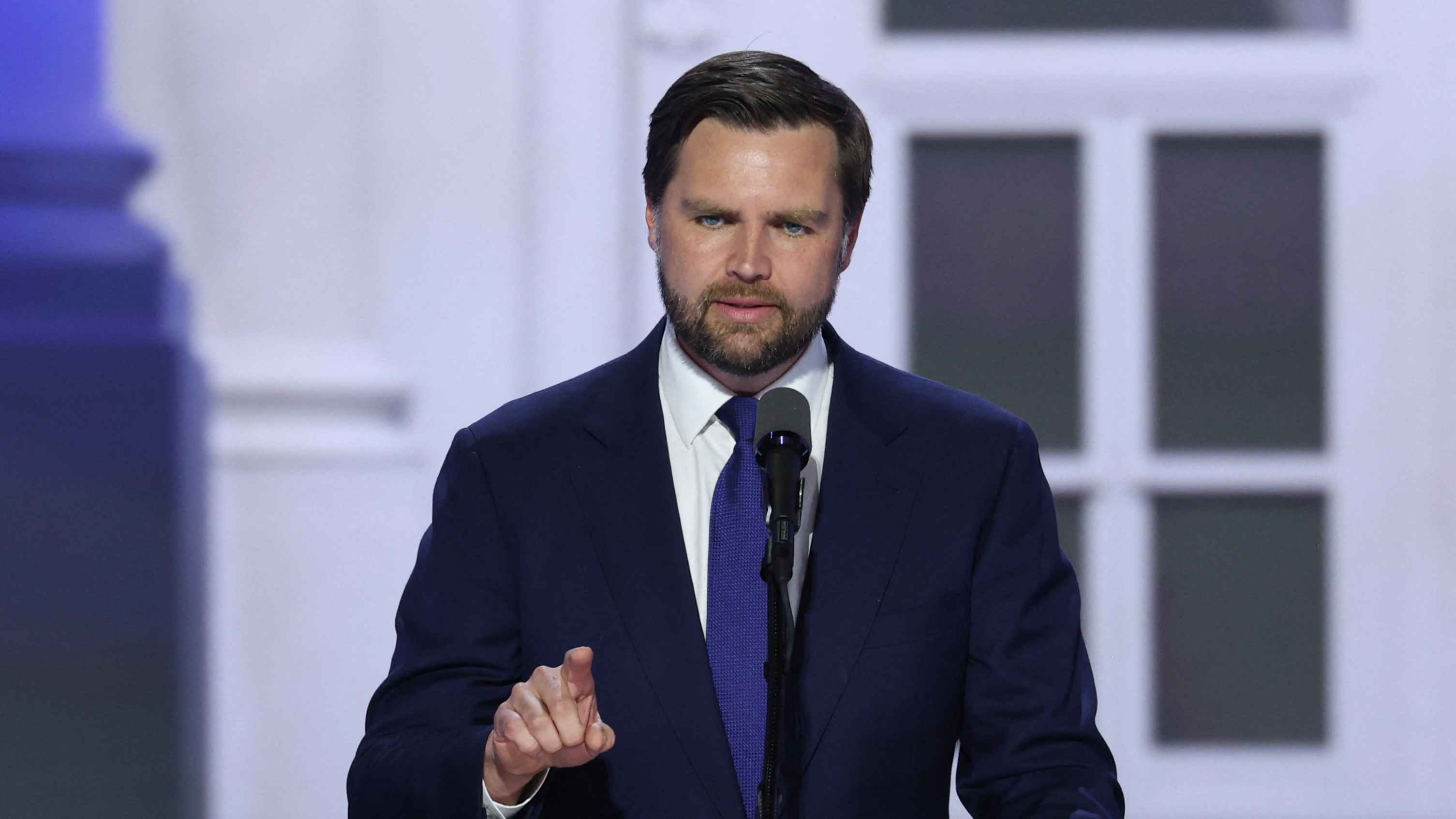 بسبب ابنته.. نائب ترامب يهاجم نشطاء مؤيدين لأوكرانيا