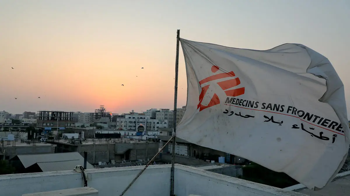 قتلى وجرحى إثر قصف حوثي لمستشفى ميداني بمدينة المخا في الحديدة (فيديو)