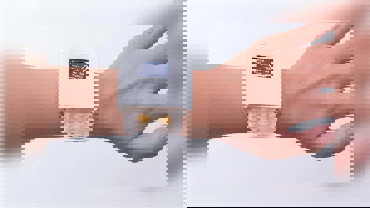 ابتكار ساعة ذكية فريدة مستوحاة من لعبة يابانية شهيرة

