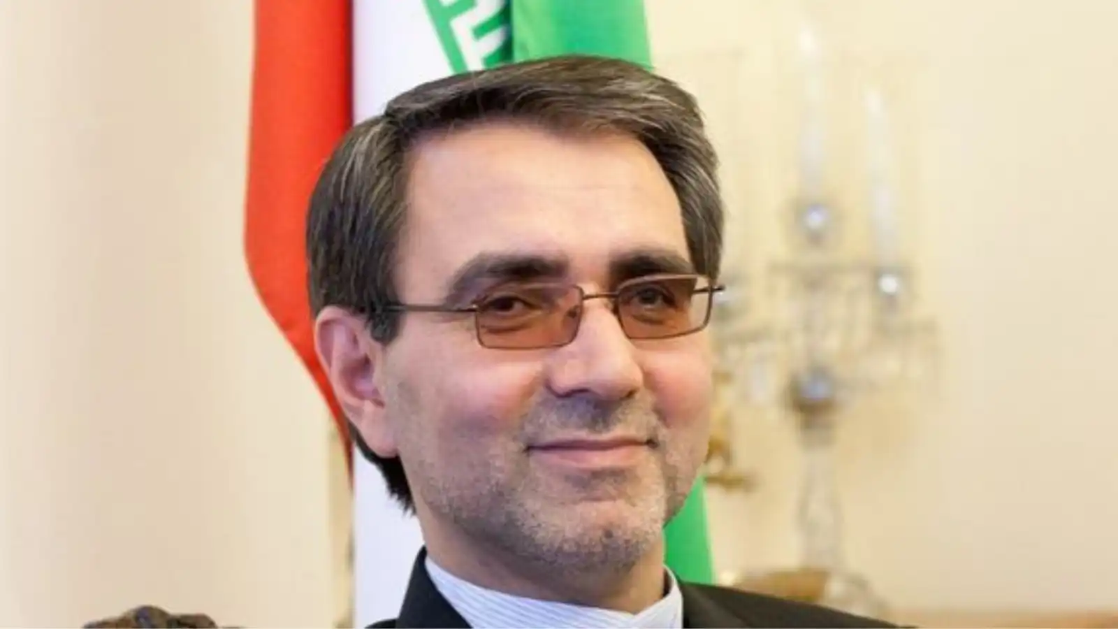 السفارة الإيرانية في فيينا تعلّق على انشقاق أحد دبلوماسييها