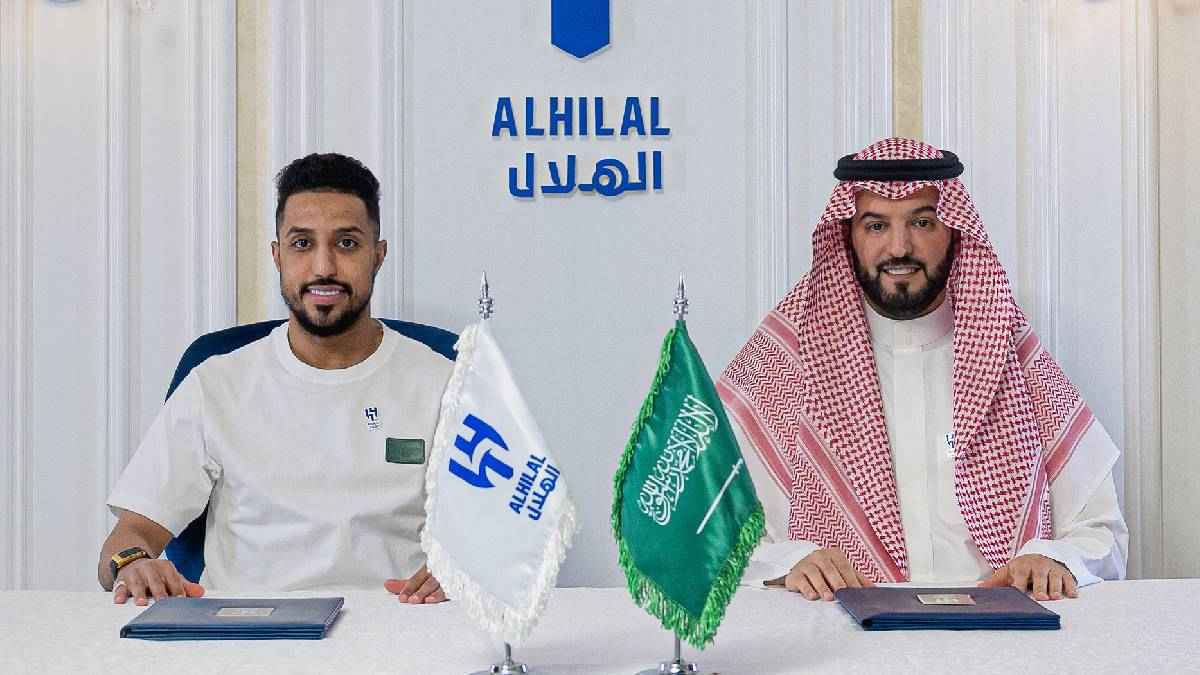 أغلى لاعب سعودي.. راتب سالم الدوسري الجديد مع الهلال