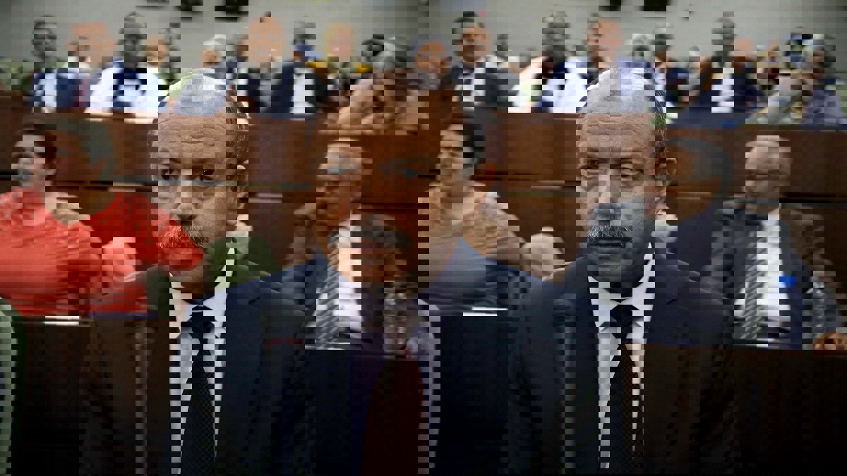 قضاة الجزائر يهاجمون وزير العدل‎ عشية أولى محاكمات رؤوس الفساد