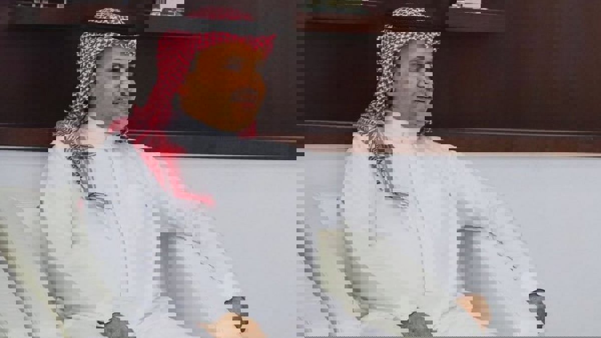 محامي عبدالرزاق حمدالله يرد على تغريدة مسلي آل معمر حول حكم الفيفا