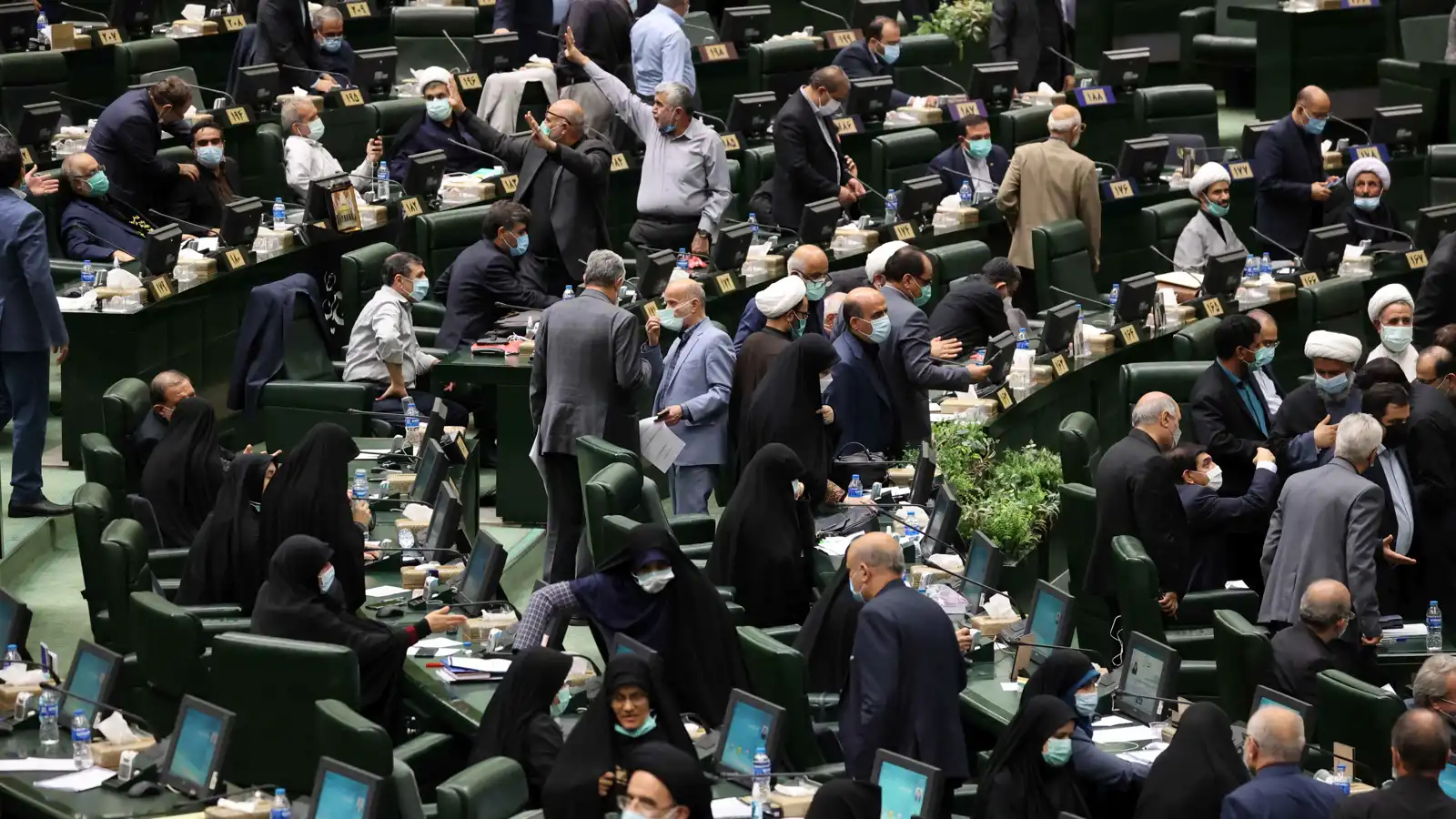 جلسة طارئة للبرلمان الإيراني لمناقشة الاتفاق مع الوكالة الذرية