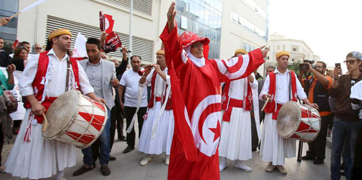 الطبول تقرع في ليبيا.. وتونس ترقص