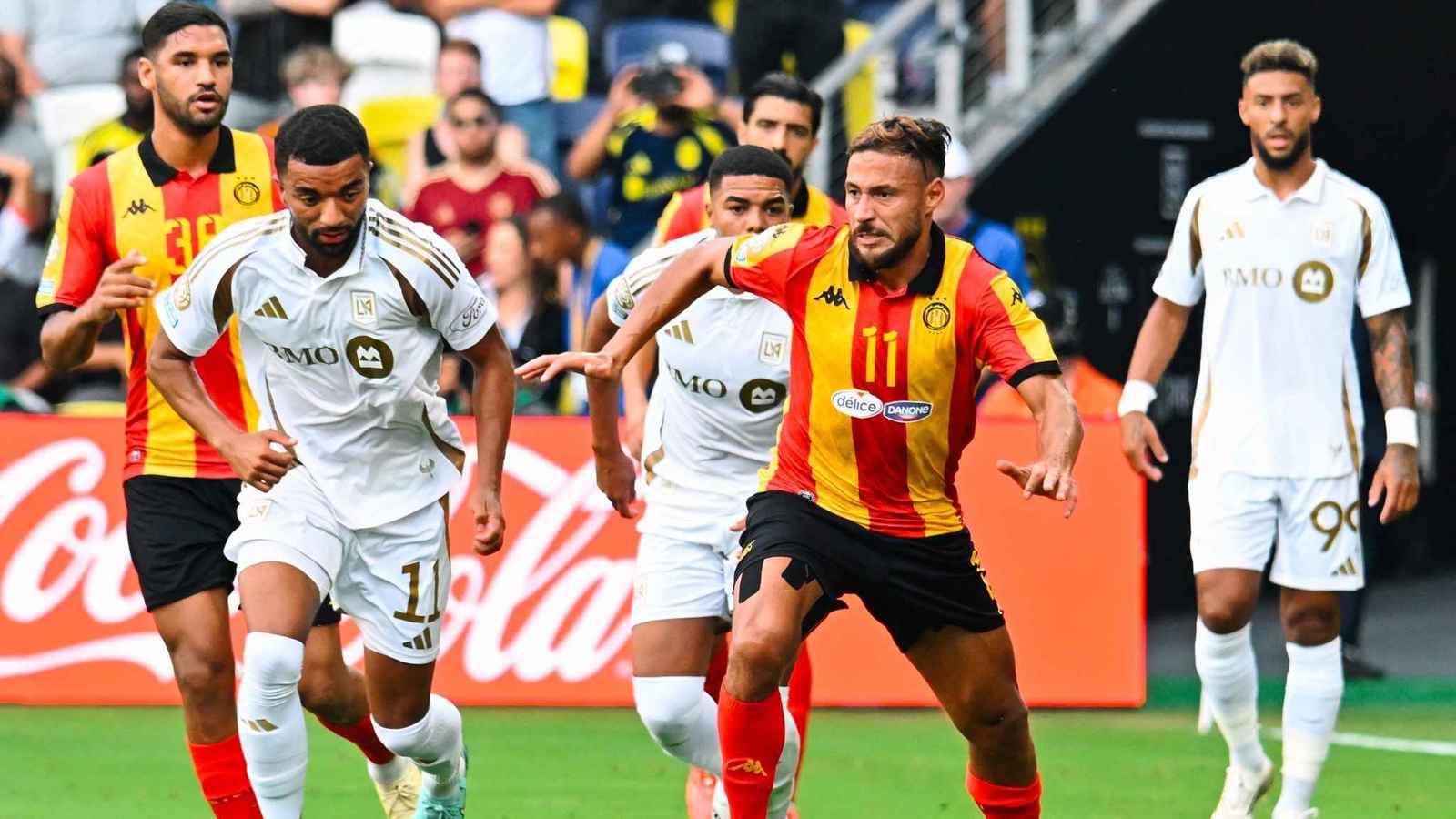 لماذا اعتقلت الشرطة الفرنسية نجم الترجي يوسف بلايلي؟ (فيديو)