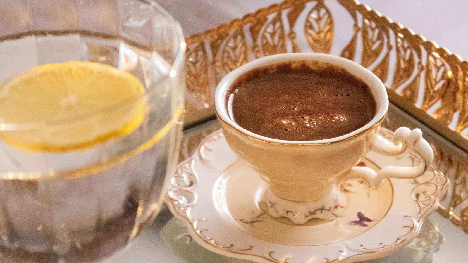 ترند زيت الخروع والقهوة بالليمون.. هل تحرق الدهون فعلا؟