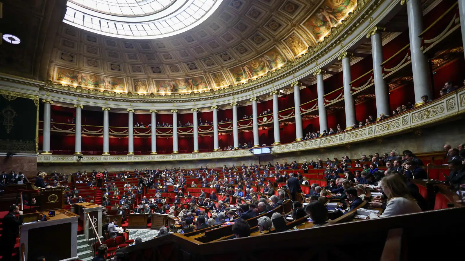 اضطرابات سياسية ومالية.. استحقاقات تهز النخبة الفرنسية في 2026