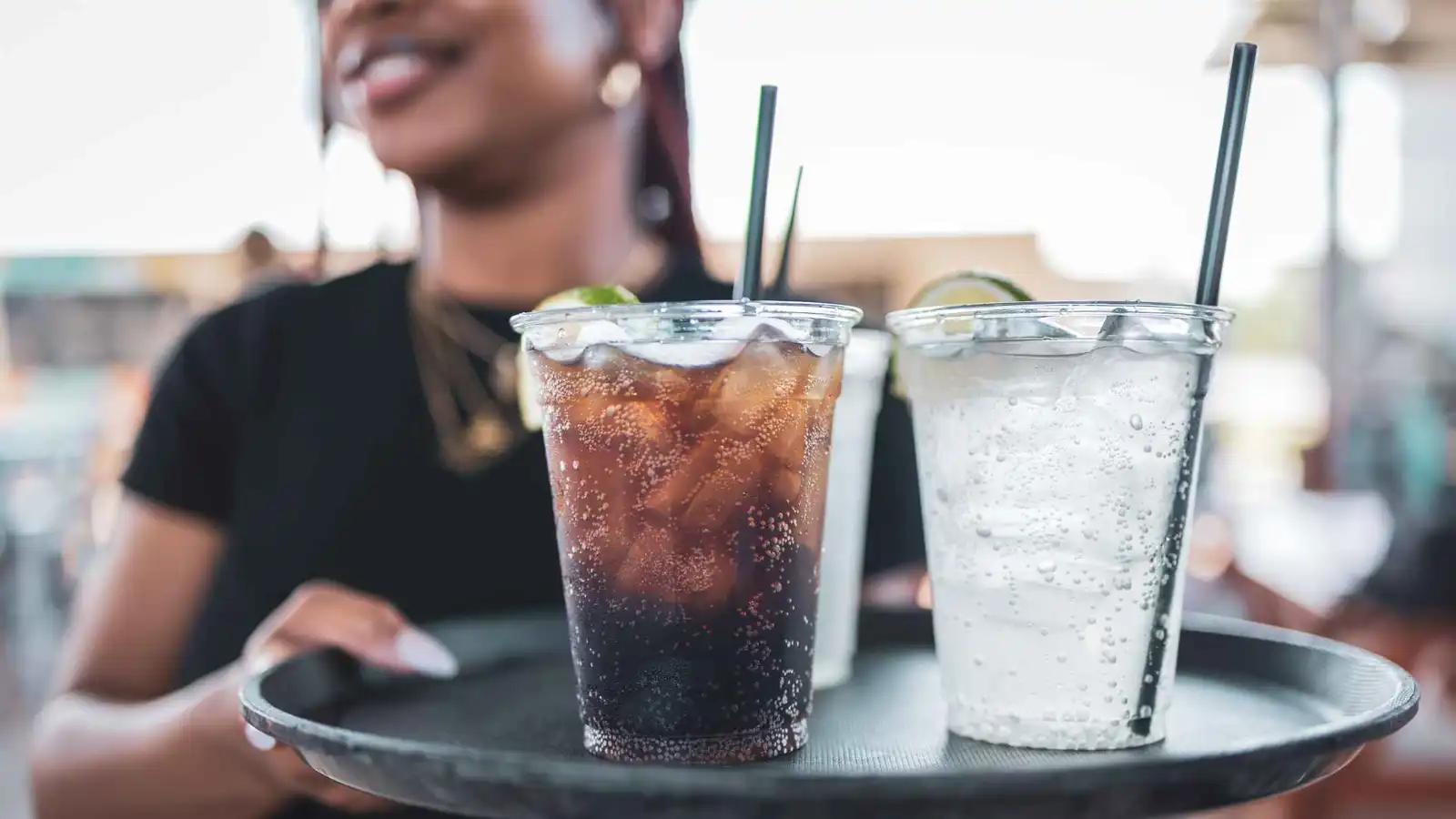 دراسة: المشروبات الغازية قد تزيد خطر الاكتئاب عند النساء