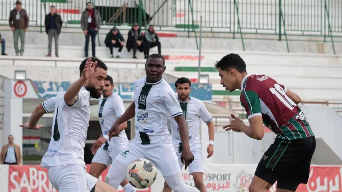غضب عارم وتقنية "الفار" معطبة.. هل أثر الحكّام على ترتيب الدوري التونسي؟ 