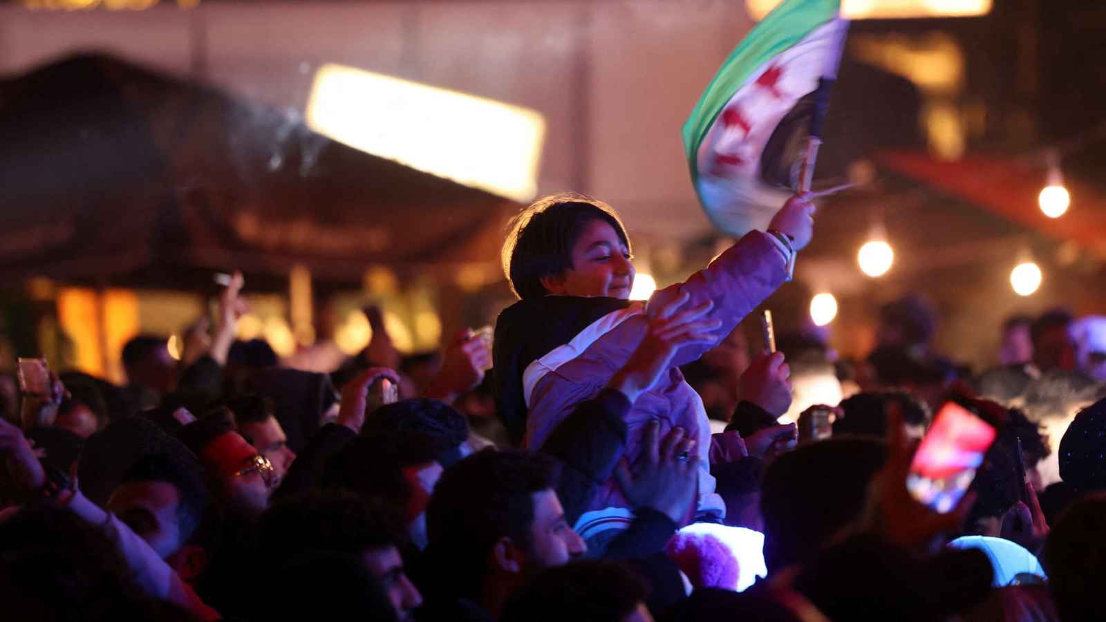 الأردن يسمح بدخول السوريين المقيمين في عدة دول "دون موافقة مسبقة"