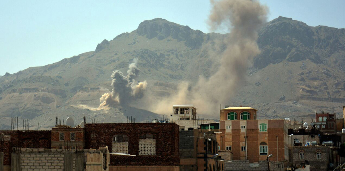 فيديو يظهر اشتعال النيران في مركز تجاري قرب منزل صالح في صنعاء