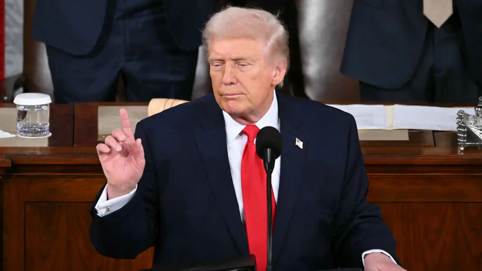 ترامب يتهم إيران بتطوير صواريخ قادرة على ضرب الولايات المتحدة (فيديو)