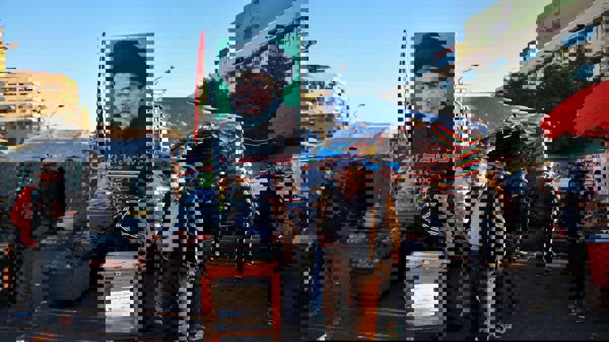 العراق.. الصدر يوجه بانسحاب "القبعات الزرقاء" من ساحات التظاهر