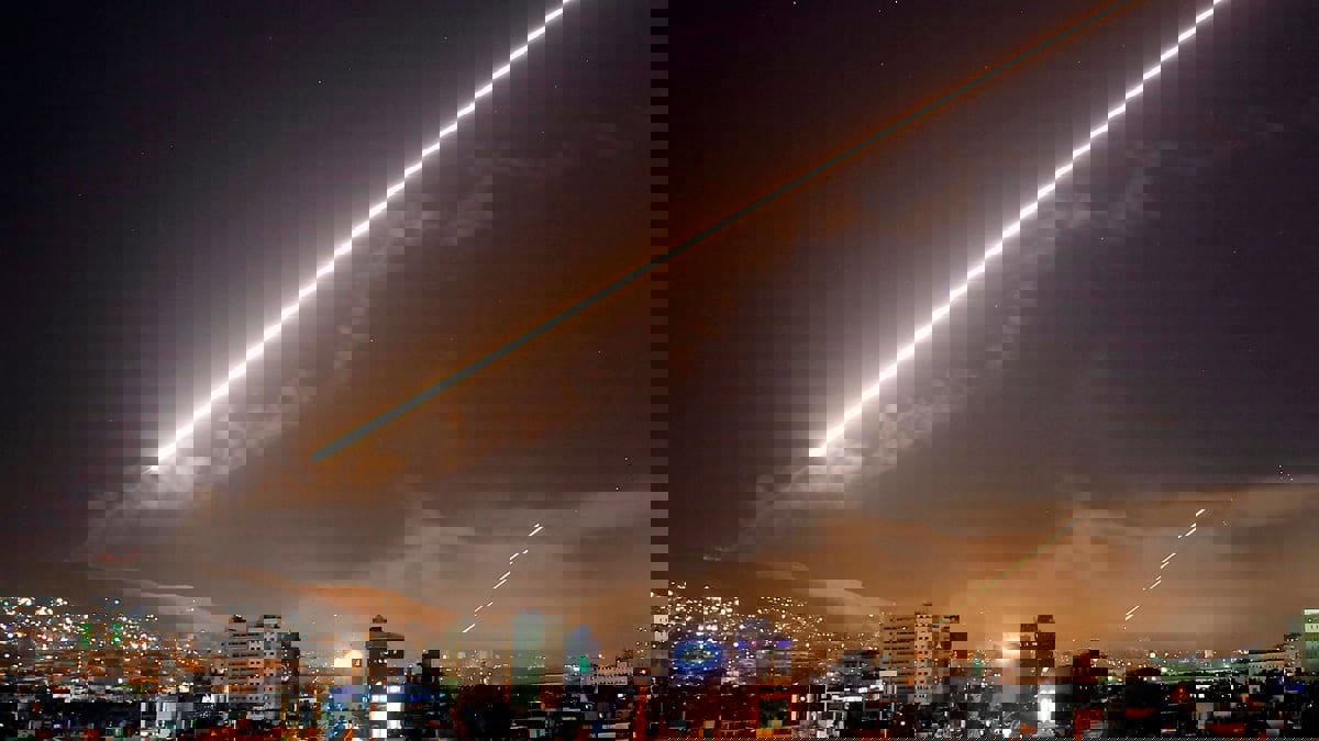 سانا: "عدوان إسرائيلي" يتسبب بخروج مطار دمشق عن الخدمة

