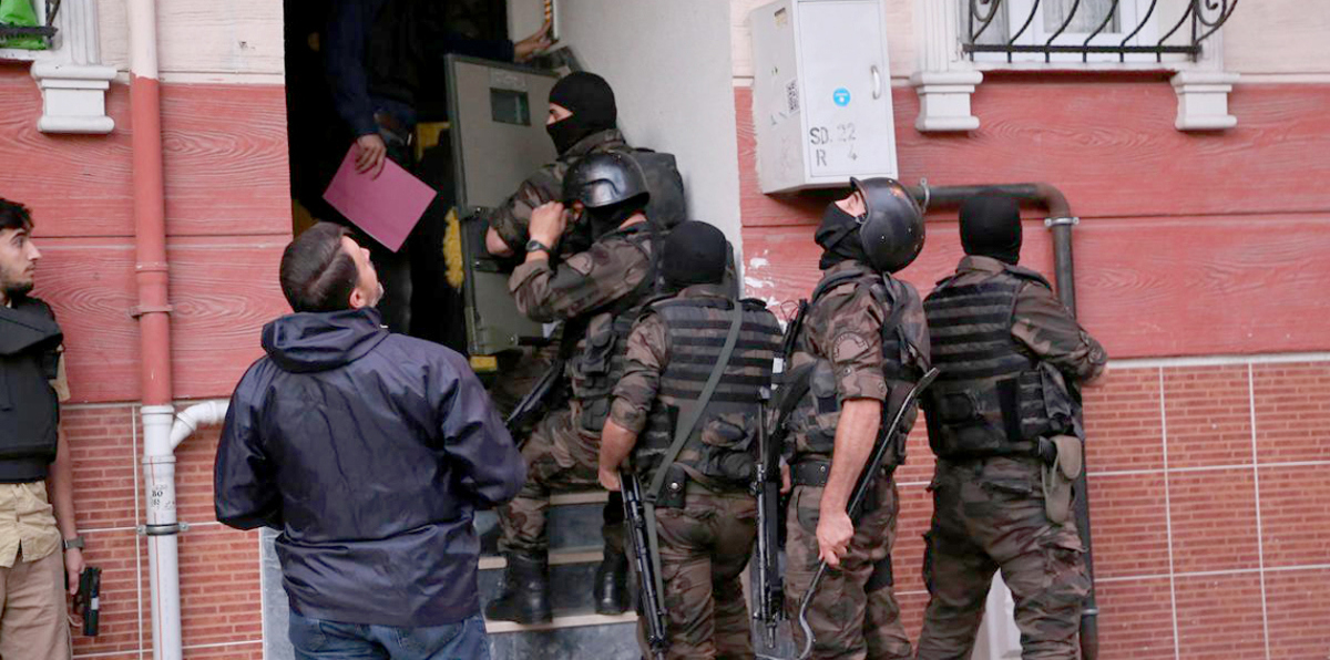 بينهم سوريون.. تركيا تعتقل أكثر من 100 شخص بشبهة الانتماء لتنظيم "داعش"