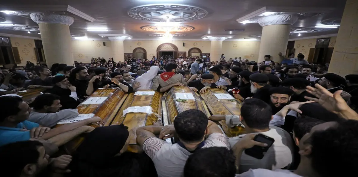 تشييع ضحايا الهجوم على أقباط المنيا وسط حزن عارم (صور)