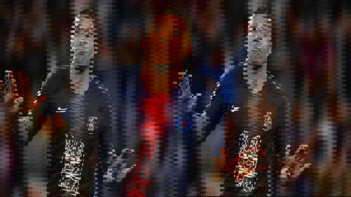 تصريحات مبابي بشأن إمكانية الرحيل تثير أزمة في باريس سان جيرمان