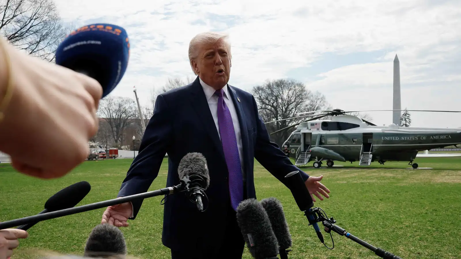 ترامب: مضيق هرمز سيفتح "من تلقاء نفسه" والحرب مع إيران تحت السيطرة