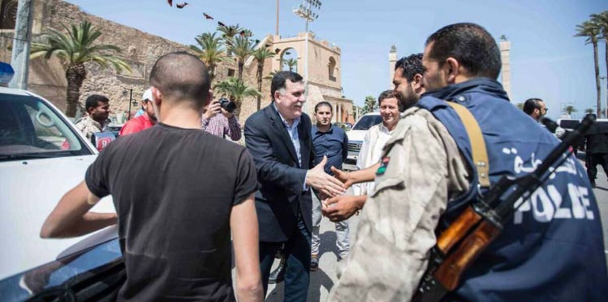 السراج يحتمي بـ"منطقة خضراء" تحرسها المليشيات في طرابلس