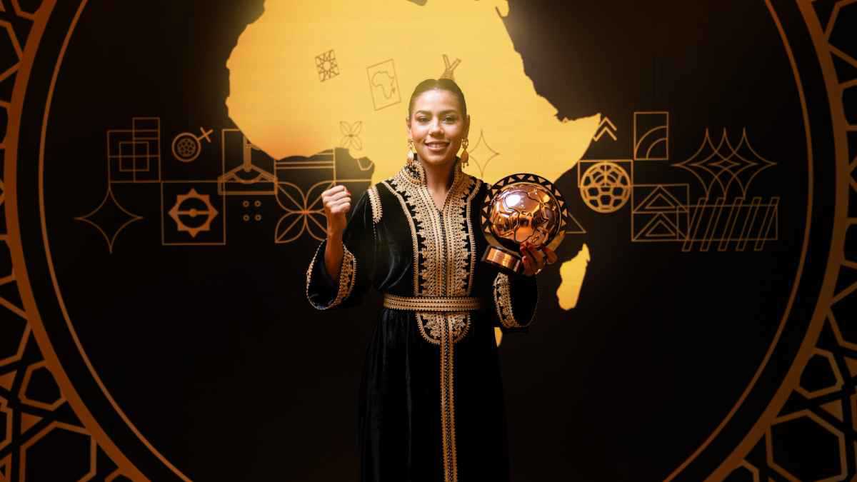 لاعبة الهلال الأفضل في أفريقيا.. من هي المغربية غزلان الشباك؟