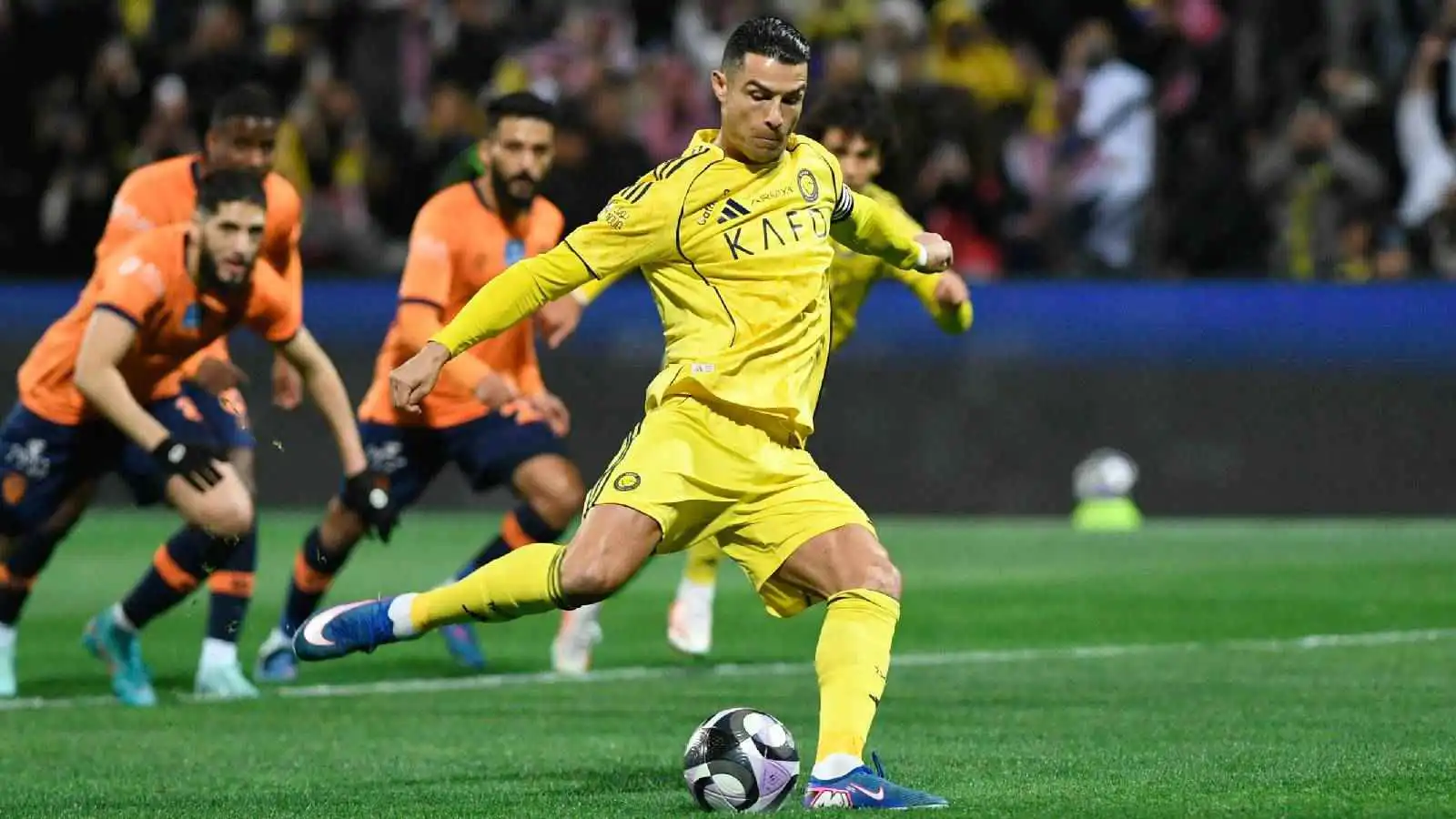 كريستيانو رونالدو أهدر ركلة جزاء أمام الفيحاء