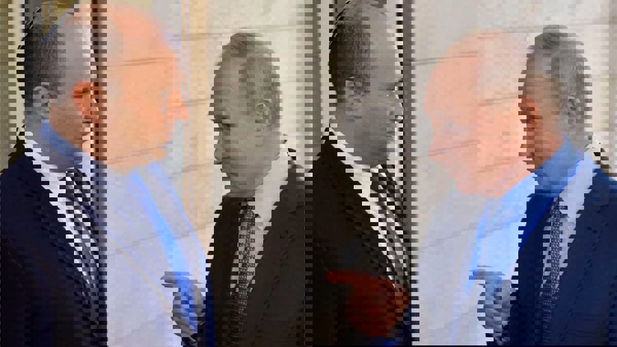 "يديعوت": بوتين "مجرم حرب" وعلى بينيت وقف الاتصال به