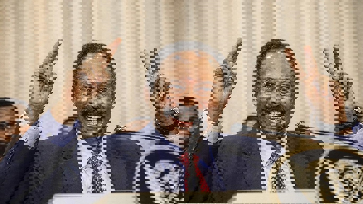 السودان: إطلاق اسم "حمدوك" على أحدث السيارات الفاخرة