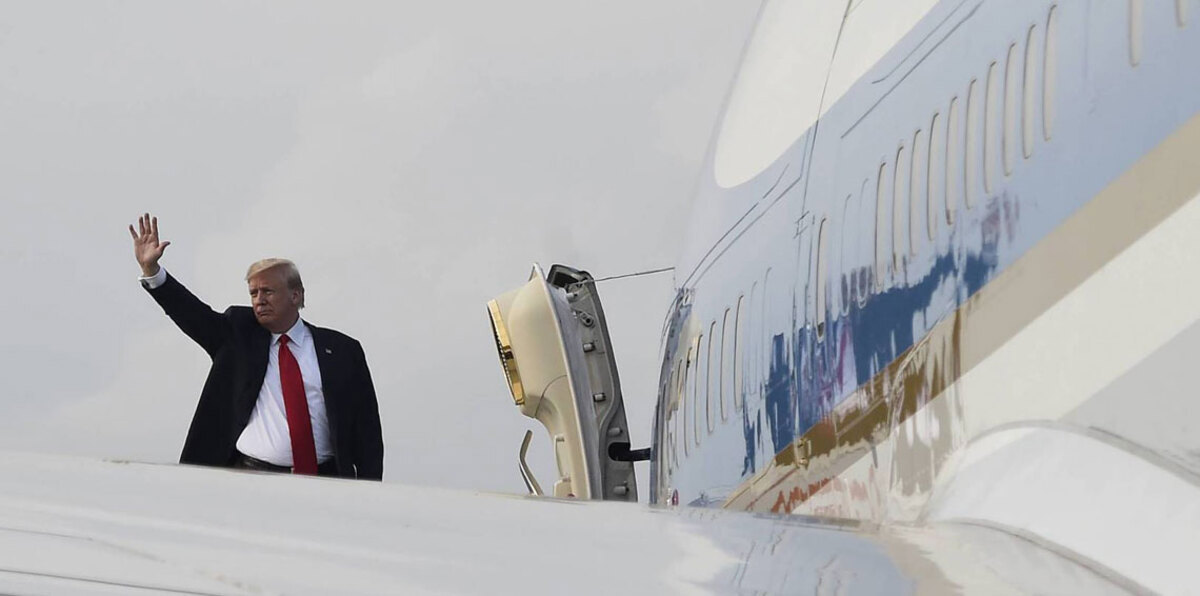 شاهد.. ترامب يتعرض لهذا الموقف المحرج