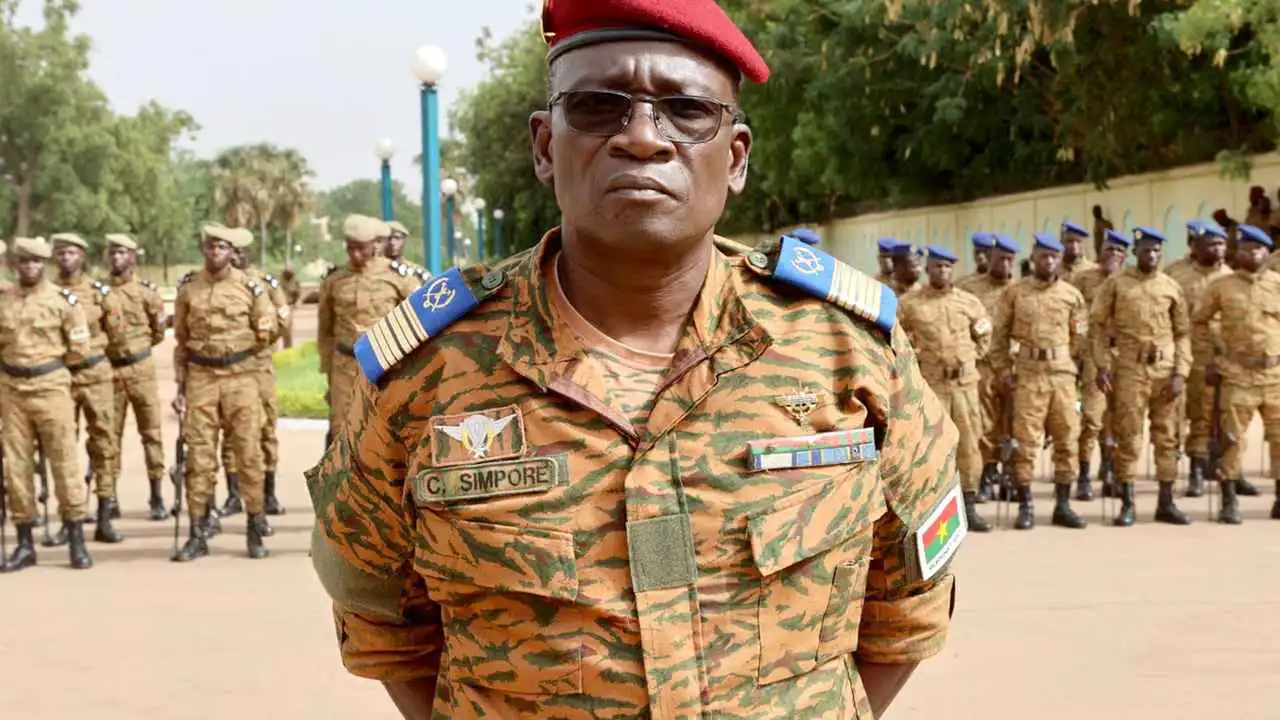 سيليستان سيمبوريه.. من هو رجل الحرب الذي أعاد تشكيل بوركينا فاسو؟