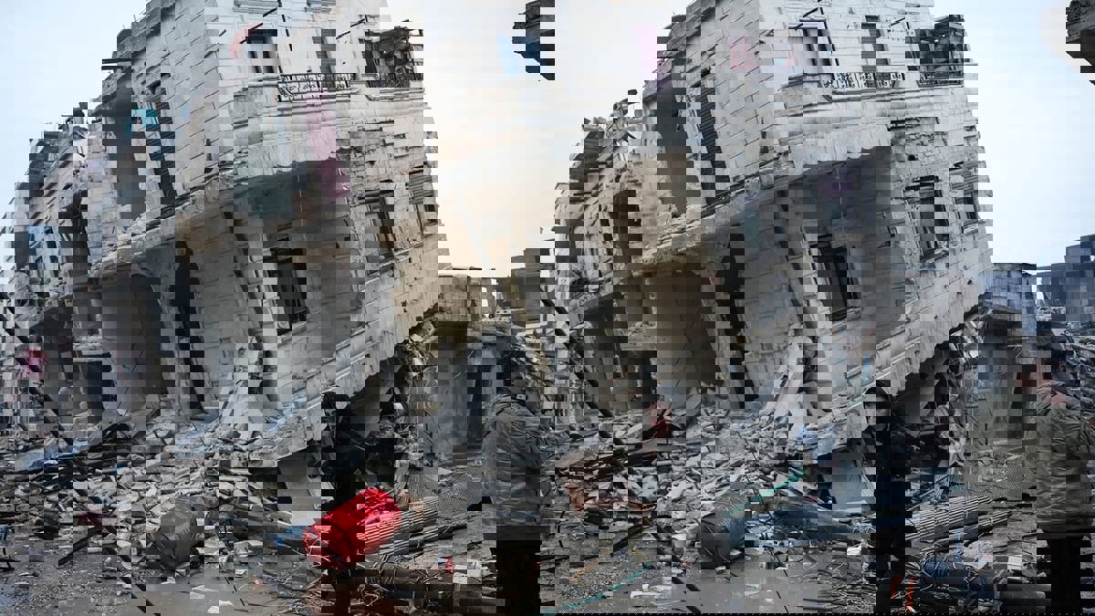 الرحيل أو البقاء.. خياران أحلاهما مر بين أنقاض أنطاكيا التركية
