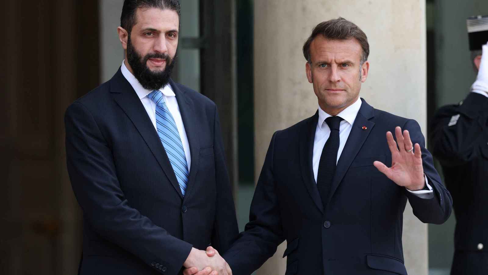 خاص- اجتماع الشرع وماكرون.. ماذا دار خلف الأبواب المغلقة؟