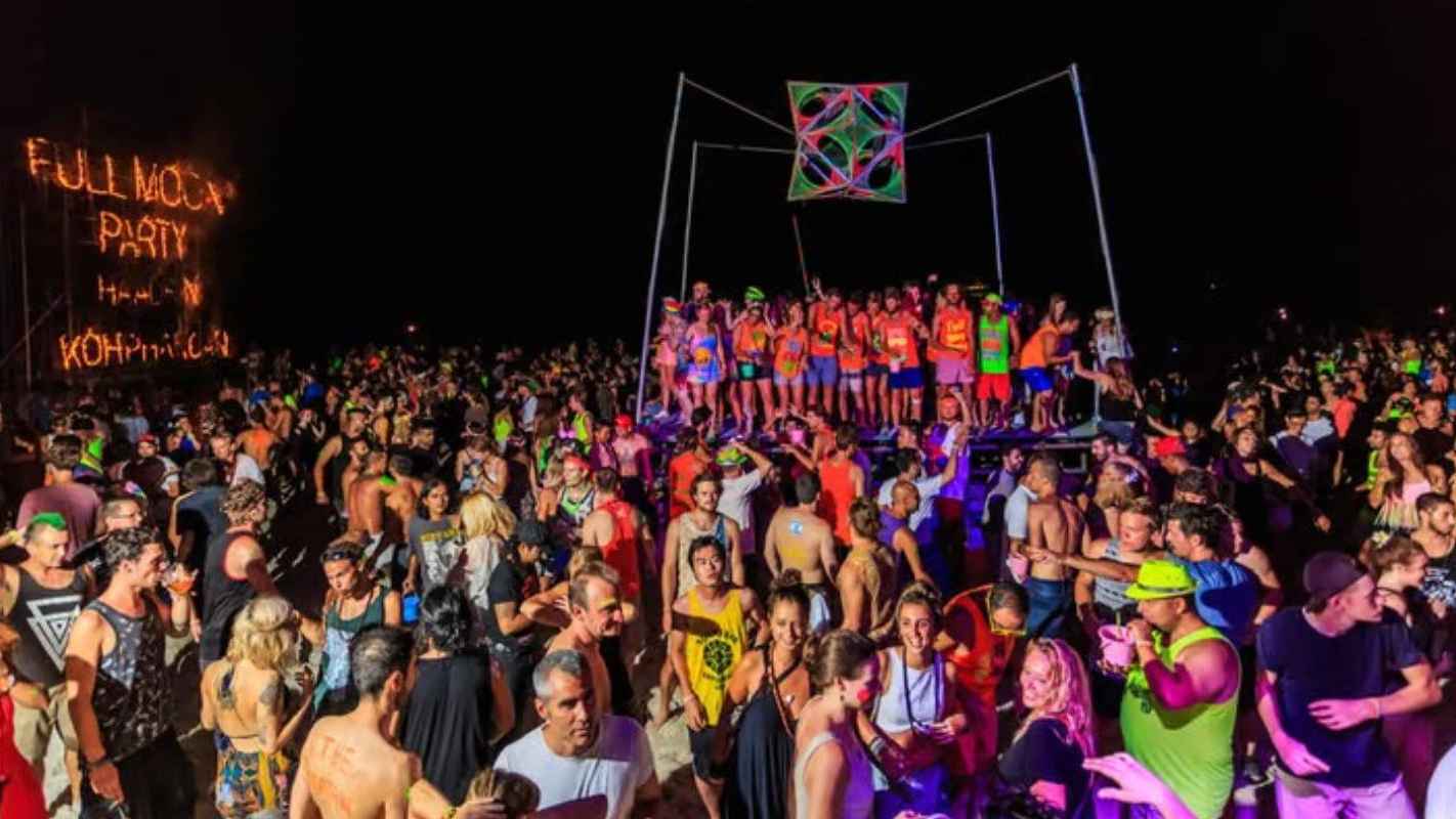 بعد أمستردام.. خطر يهدد الإسرائيليين في "اكتمال القمر"