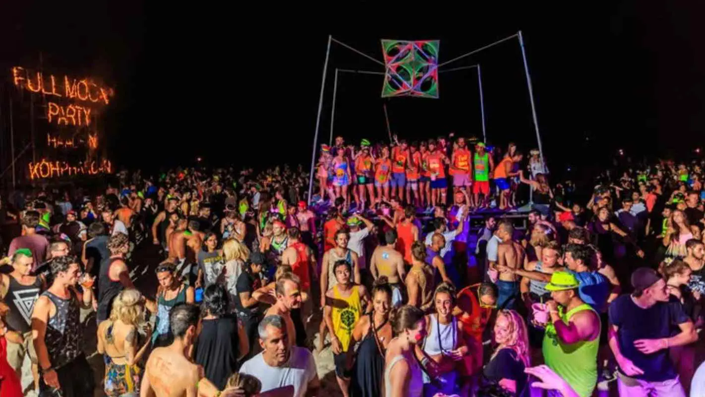 بعد أمستردام.. خطر يهدد الإسرائيليين في "اكتمال القمر"