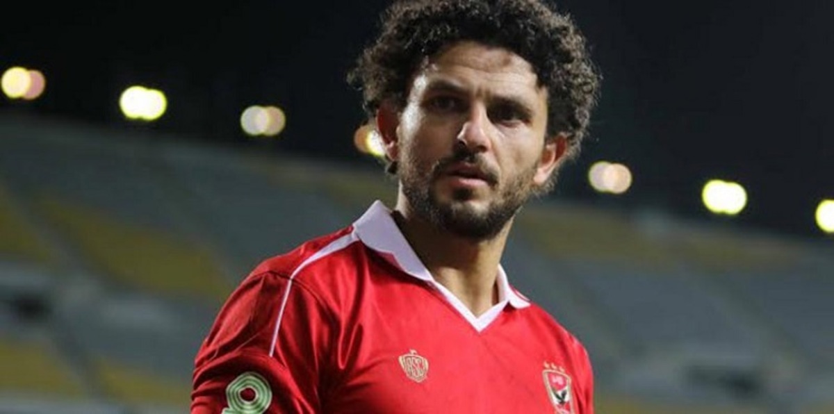 لاعب الأهلي المصري يعلق قرار اعتزاله دوليًا
