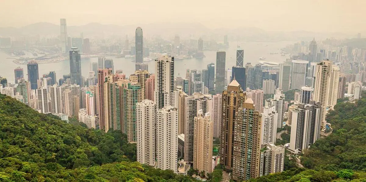 شقق داخل أنابيب المياه لحل أزمة السكن في هونغ كونغ (فيديو)