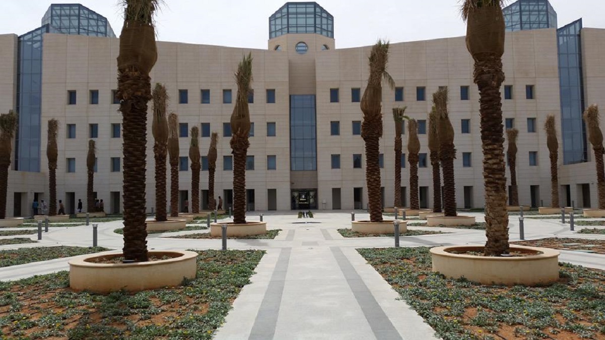 السعودية تعيد العمل بنظام التعليم بالانتساب في 5 جامعات حكومية