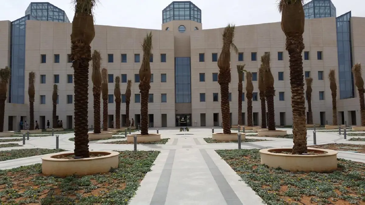 السعودية تعيد العمل بنظام التعليم بالانتساب في 5 جامعات حكومية