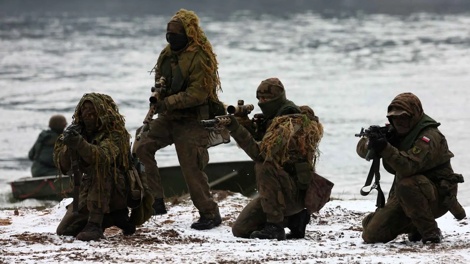 "مخابئ نووية" و"تجنيد إجباري".. أوروبا تستعد لحرب عالمية ثالثة