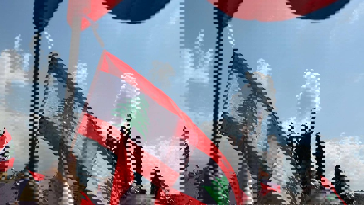 العقوبات والضغوط على حكومة لبنان