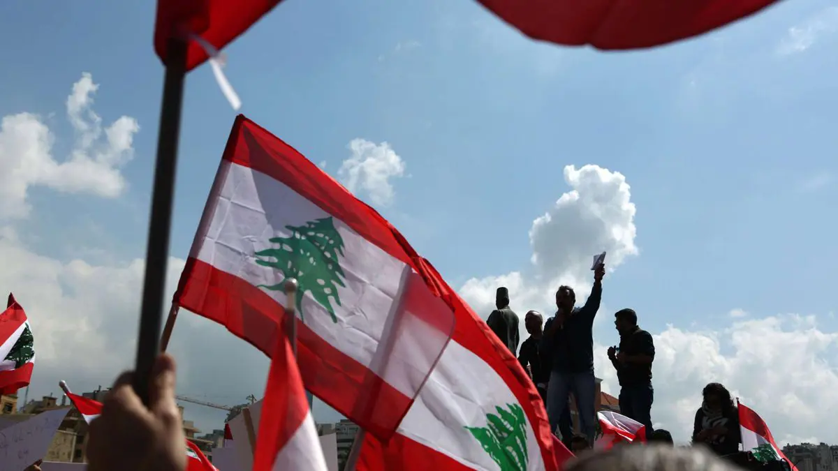 العقوبات والضغوط على حكومة لبنان