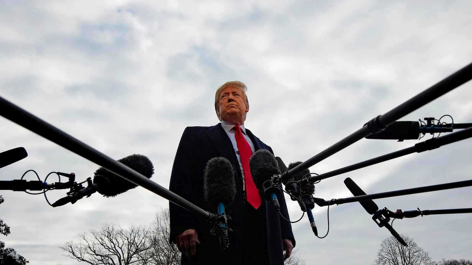 بعدما "أطفأ" 8.. لماذا يصرّ ترامب على إشعال "الحرب التاسعة"؟