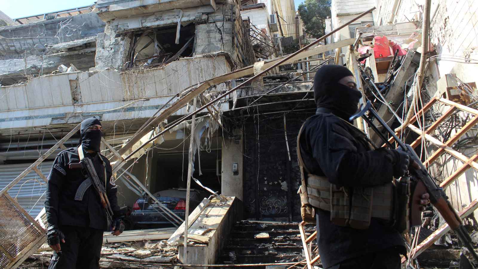 بعد "تقدم" دبلوماسي.. ما مصير الملفات الداخلية الملحّة في سوريا؟