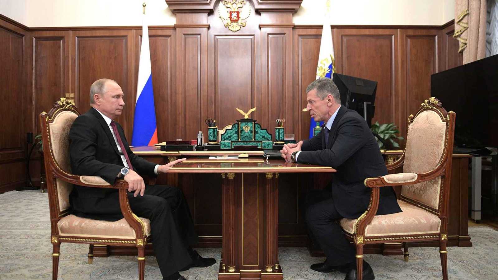 قال "لا" لبوتين وأغضبه.. قصة "الصديق المعارض" دميتري كوزاك